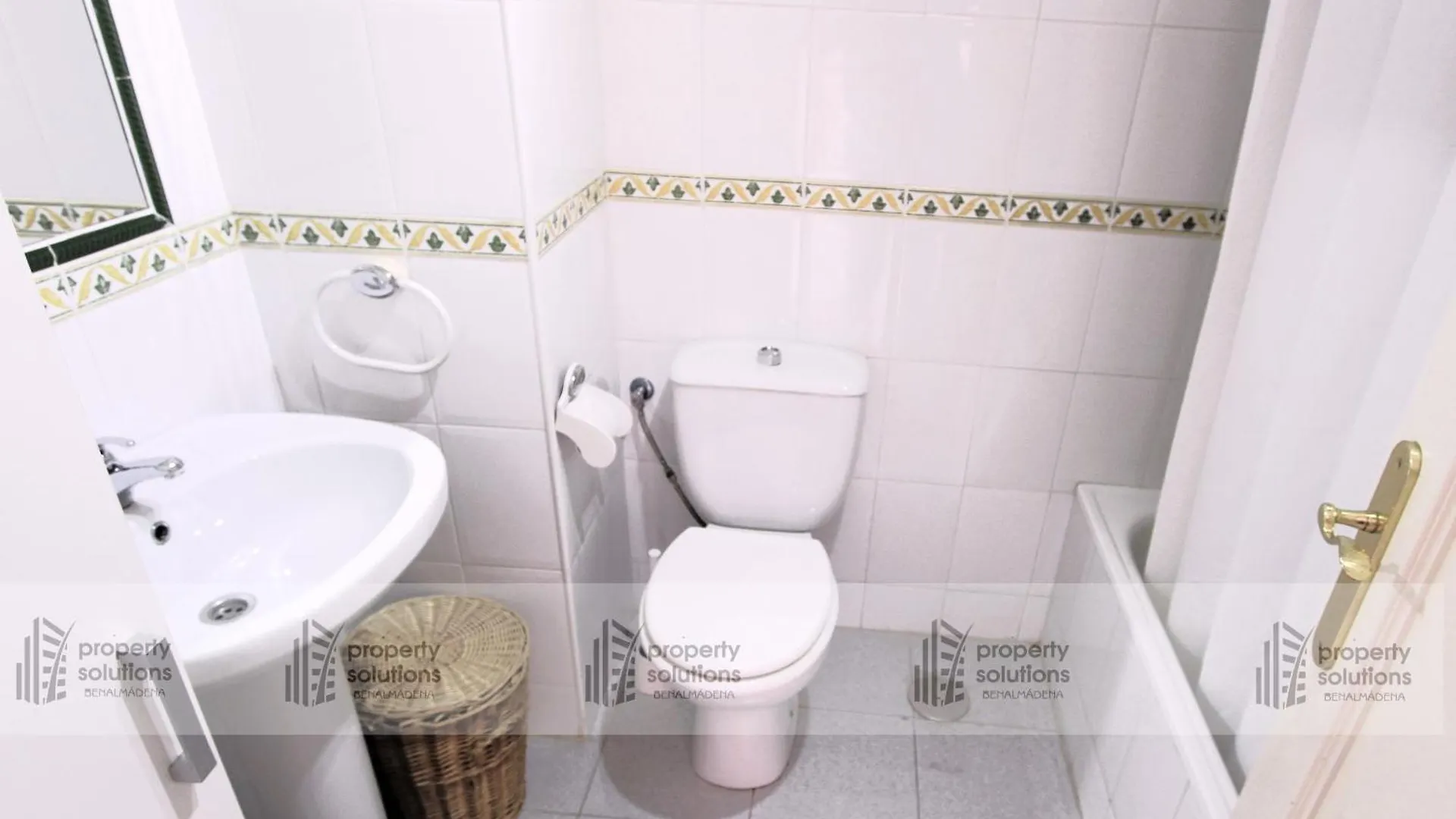Torremolinos - A 600M De La Playa De La Carihuela - Terraza Soleada - Piscina - Parking Gratis Apartment 0*,  Spain